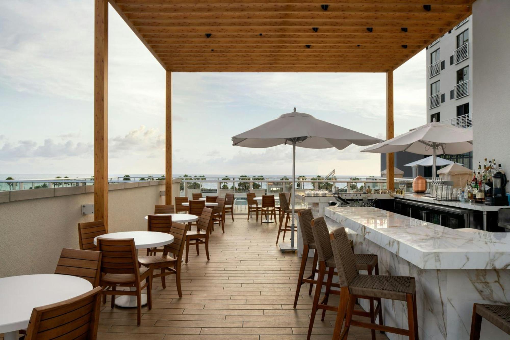 Ac Hotel By Marriott Clearwater Beach Extérieur photo