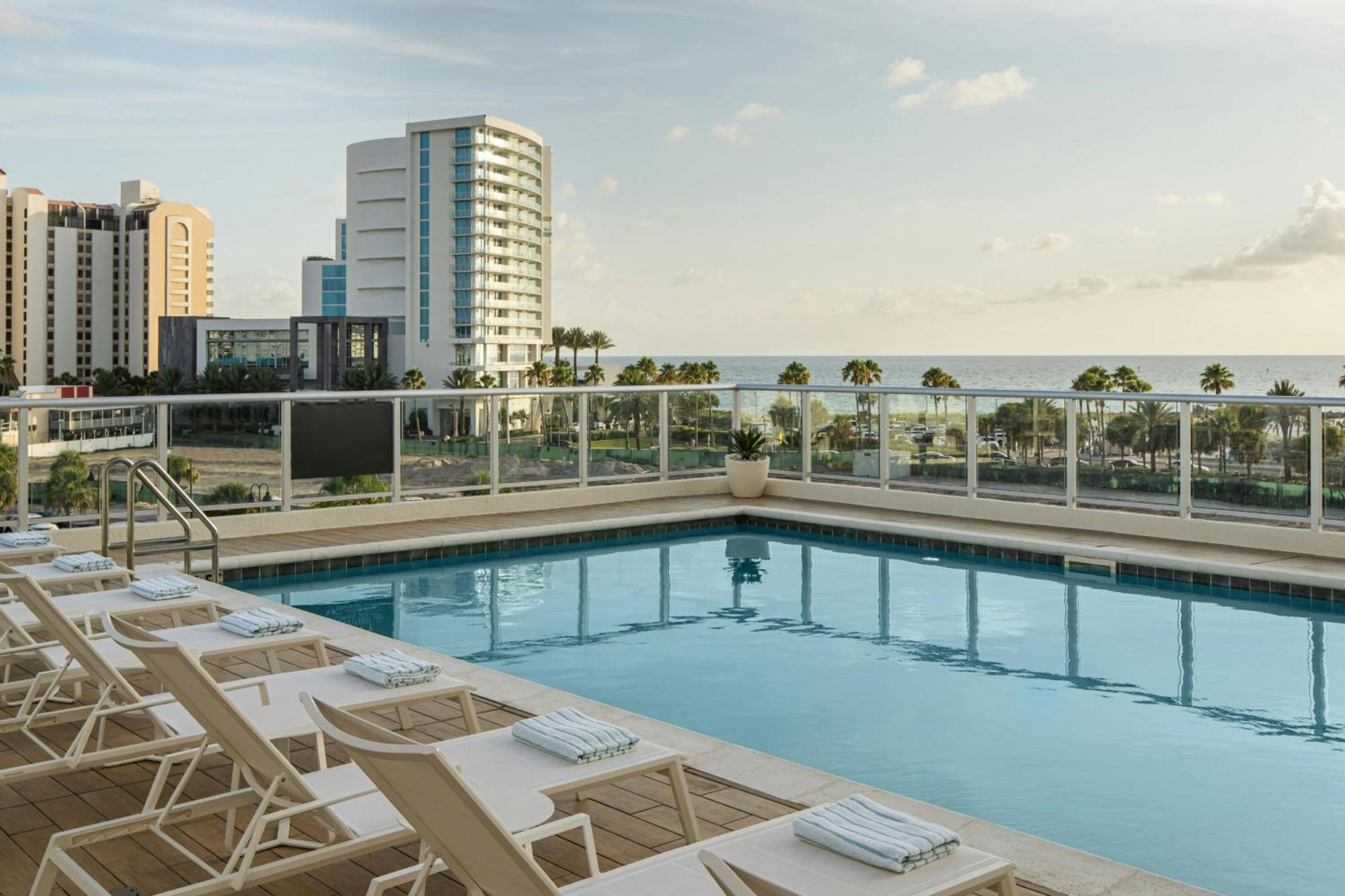 Ac Hotel By Marriott Clearwater Beach Extérieur photo